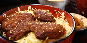 ひれソースカツ丼